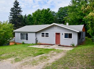 8300 Leecrest Blvd, Onekama, MI 49675