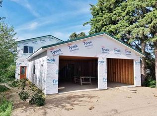 308 4th St NW, Rugby, ND 58368