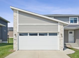 822 Grindstone Cir, Waterloo, IA 50702