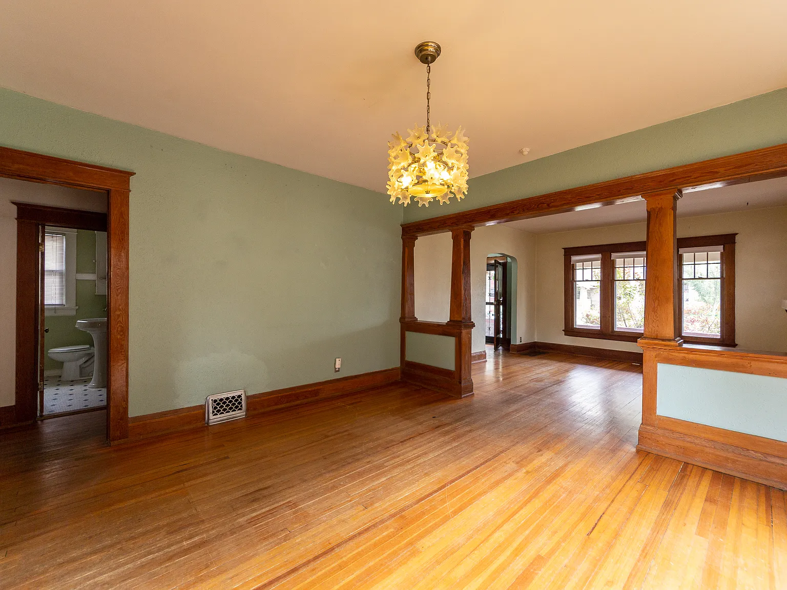 2621 N York St - 1 — Photo 4