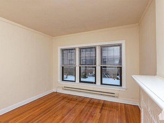 3rd image of 1313 Oak Ave APT 3L