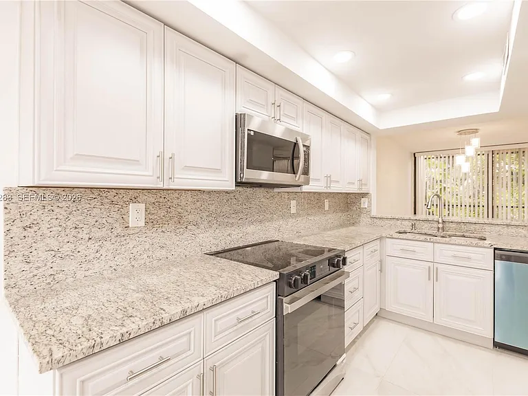 2931 SW 87th Ter #1921 — Photo 8