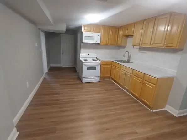11 Ellsworth St APT 6, Worcester, MA 01610