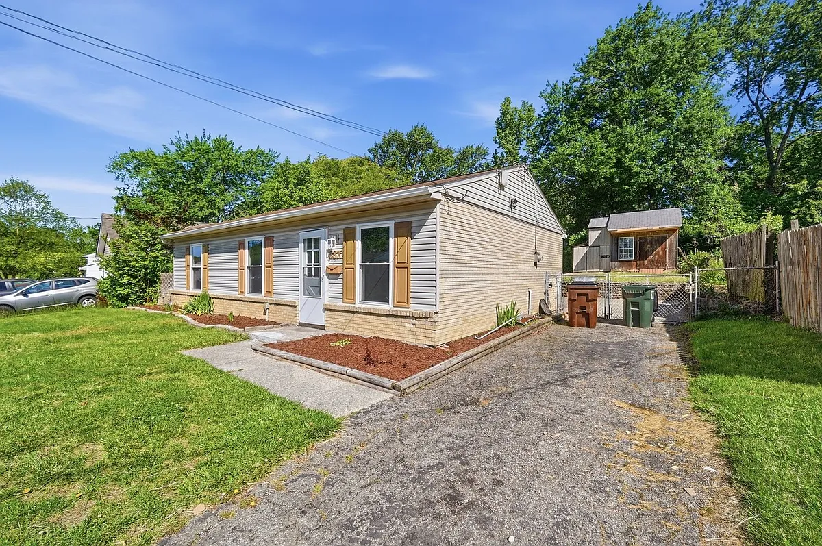 Building Photo - 2870 Wheatfield Dr
