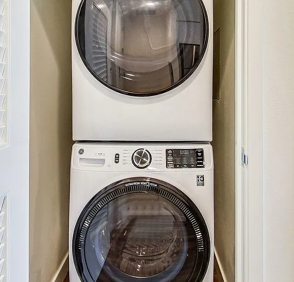 950 Lofts — Photo 35