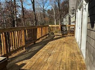 557 Golden Russet Dr, Linden, VA 22642