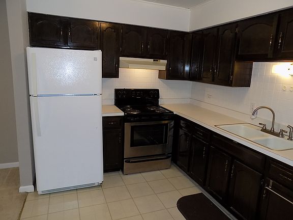 4th image of 10605 Southwest Hwy #1E