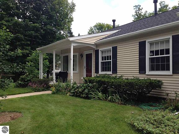 2nd image of 30 Winnebago St
