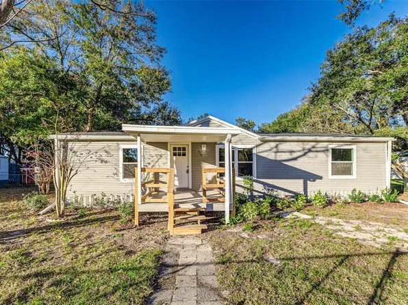 714 1st St, Polk City, FL 33868