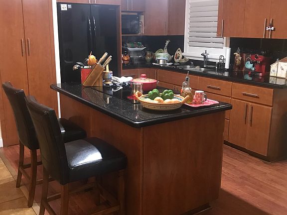 Kitchen/Island