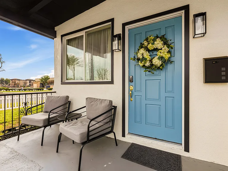 1105 W Berkeley Ct — Photo 24