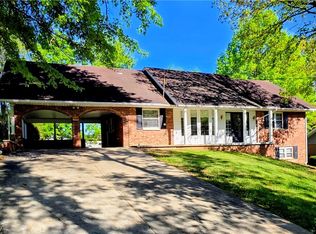 1239 Lakewood Cir, Washington, WV 26181