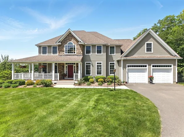 21 Waterford Dr, Belchertown, MA 01007