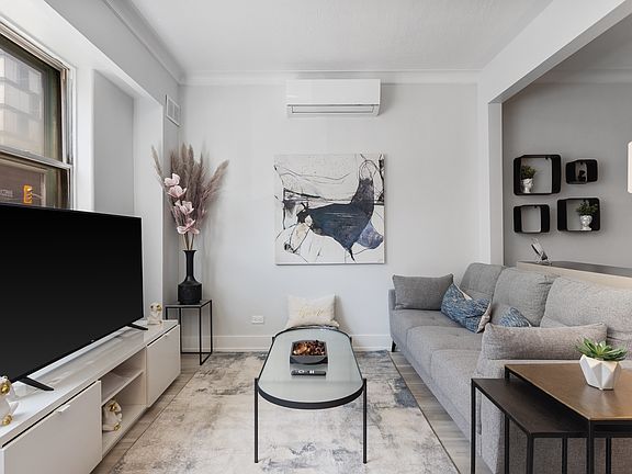 4th image of 280 Laurier Ave E #843641