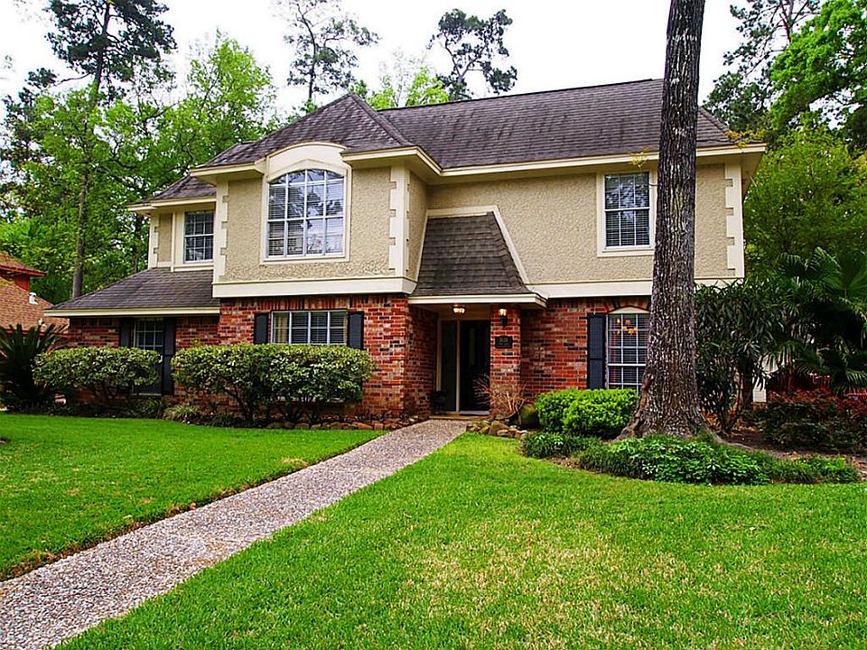 Attractive custom built home on 10,200 sq. foot lot close to Bear Branch Elementary School.