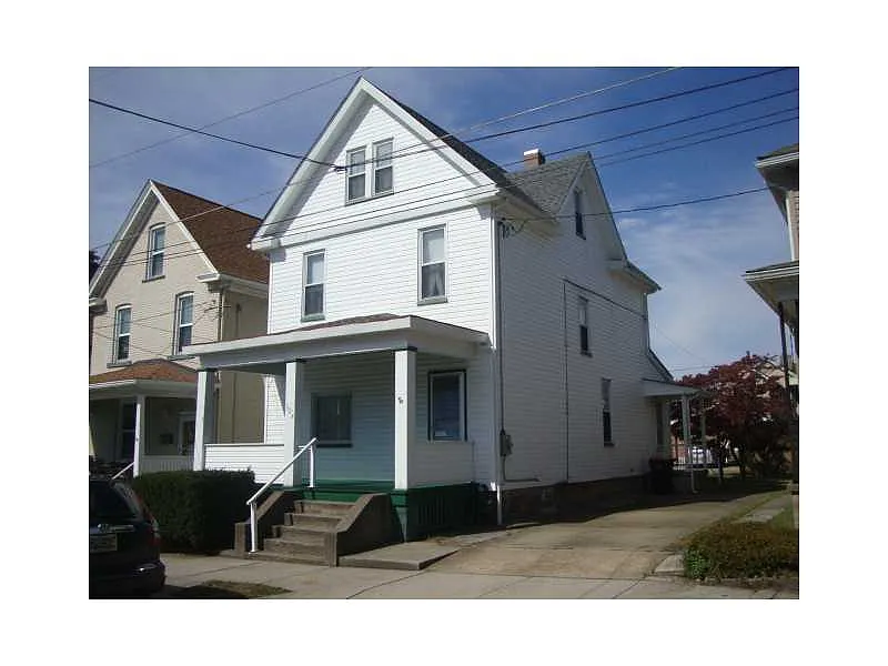 326 Spruce St photo 1