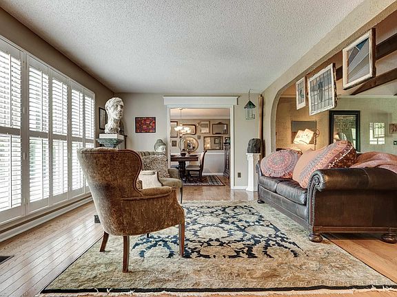 5th image of 1512 Pavillon Dr