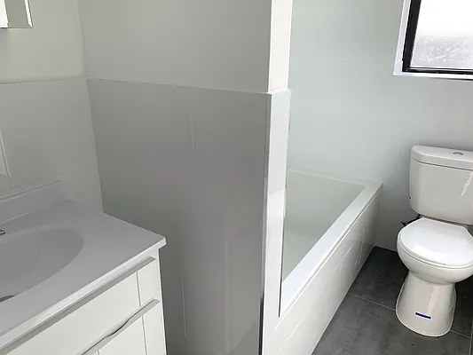 Rented by Tapiro Realty | media 8