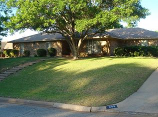 309 Willow Ridge Rd, Fort Worth, TX 76103