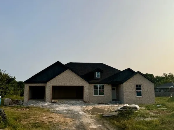 104 Duffy Ct, Gravette, AR 72736