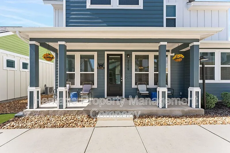 3 bed, 2.5 bath, 1653 sqft, $2,600 — Photo 3