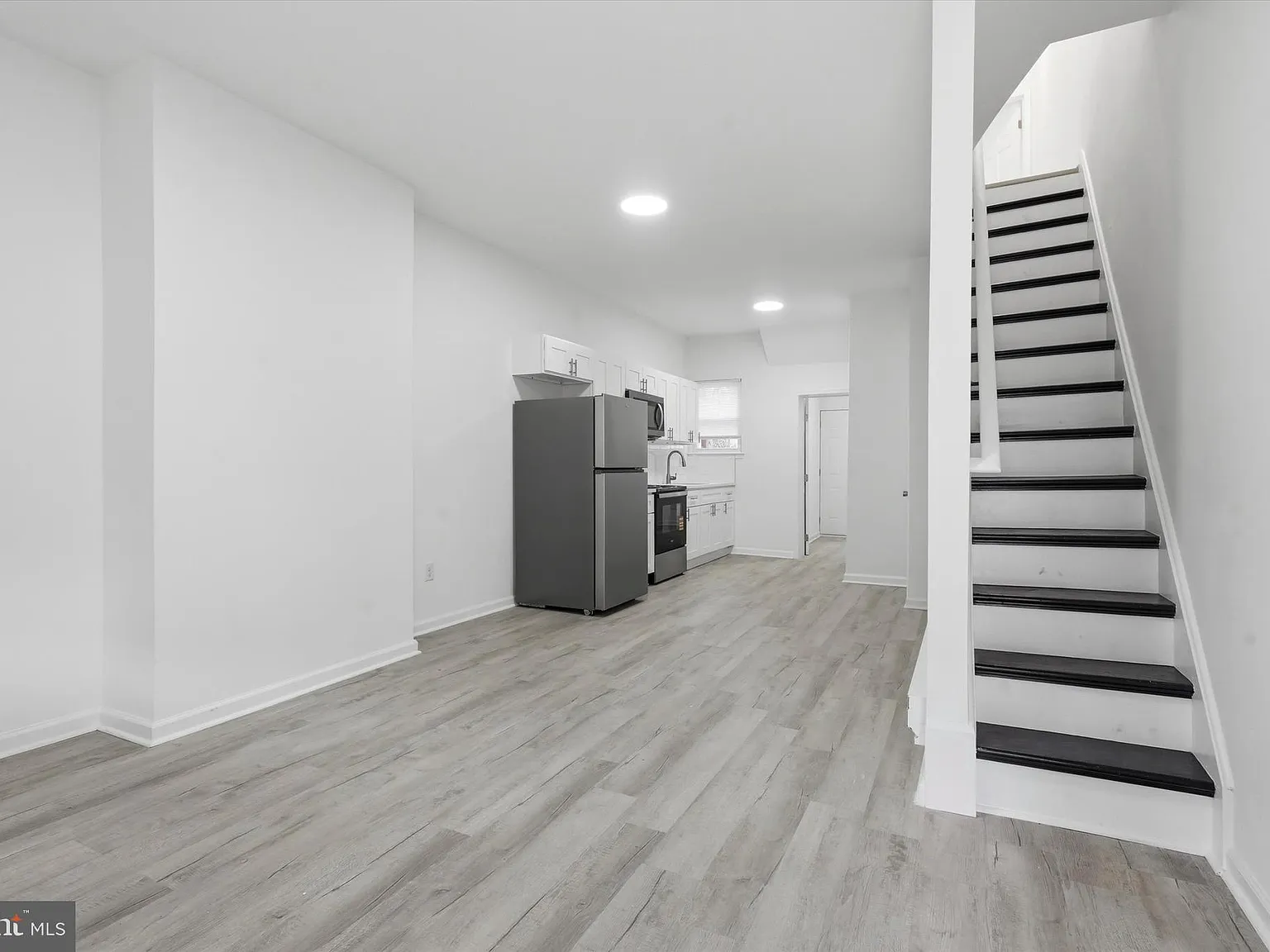 3 bed, 1260 sqft, $1,995 — Photo 2