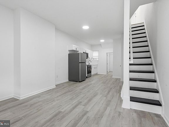 2nd image of 3872 Wyalusing Ave