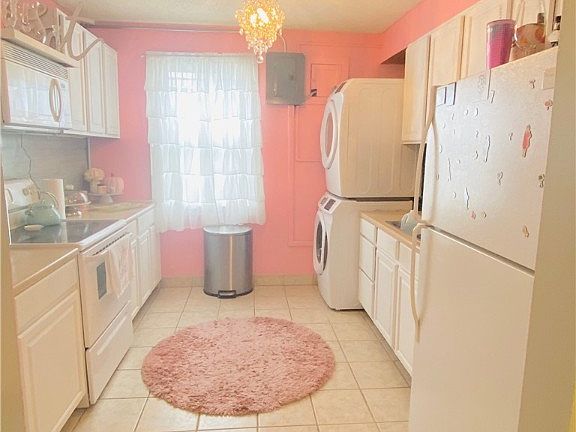 2nd image of 82 Kenna Dr