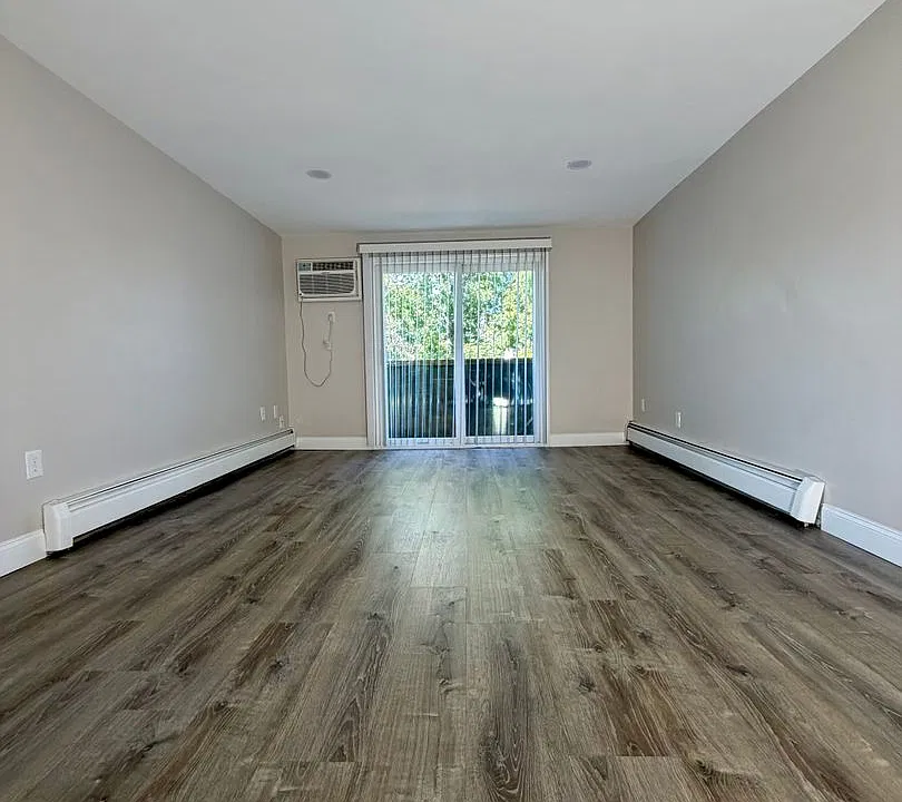 169 Aiken Ave #24