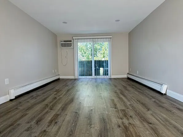 169 Aiken Ave APT 24, Lowell, MA 01850