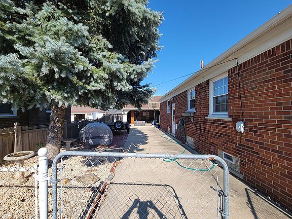 3rd image of 4015 23rd St