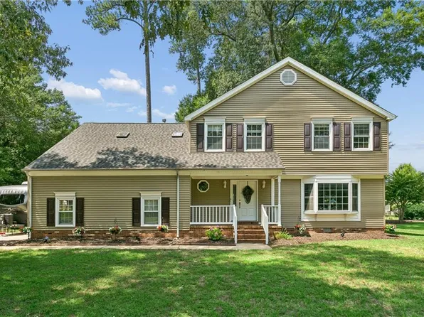 22 Valmoore Dr, Poquoson, VA 23662