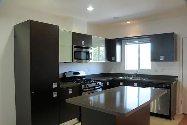 9100 Whitworth Dr #8 — Photo 10