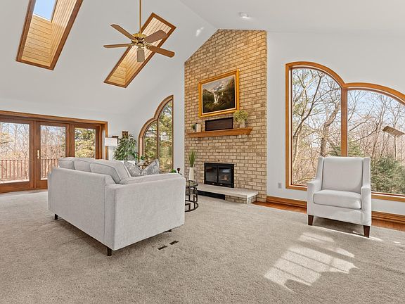 5th image of 1937 Sagewood Ct NW