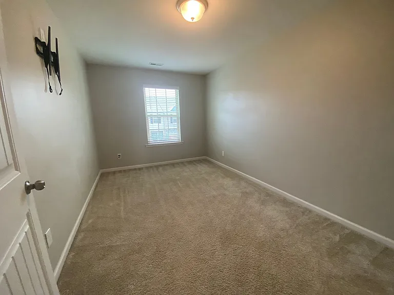 35 S Grey Abbey Dr — Photo 18