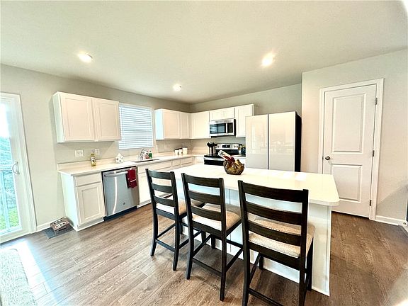 3rd image of 120 Jerome Dr