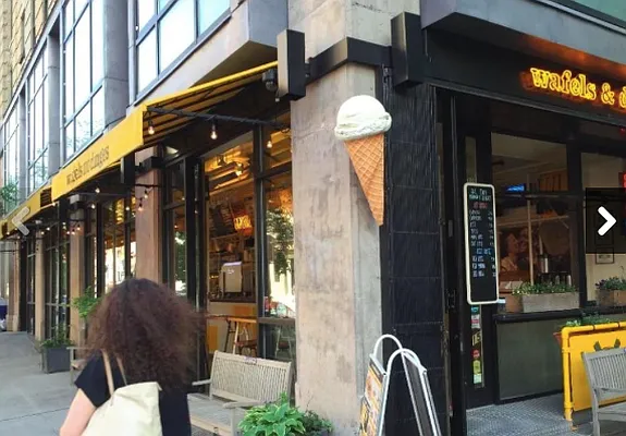 Rented by REAL New York | media 34