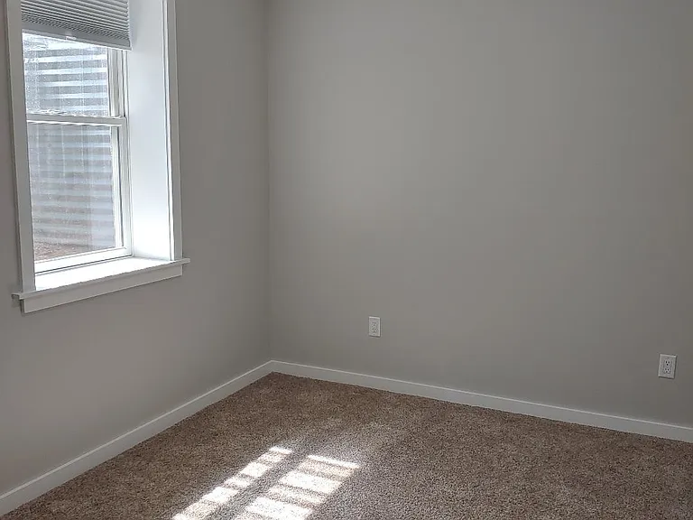 433 E Sleights Rd — Photo 30