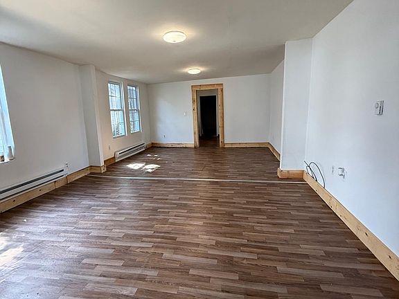 3rd image of 6 Stannard Ave