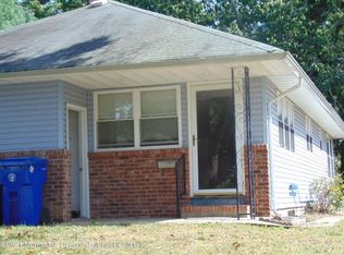11 Mount Logan Ln, Toms River, NJ