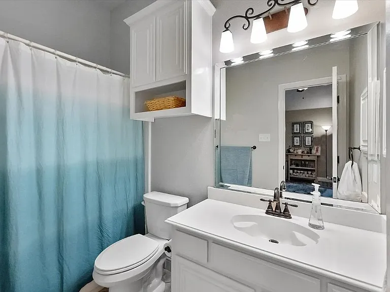 3 Savoy Ct — Photo 37