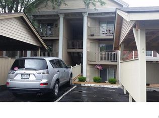 700 Ridgeside Dr APT B, Ballwin, MO 63021