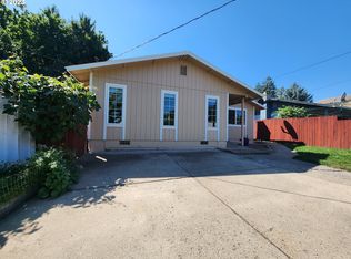 102 3rd St, La Grande, OR 97850
