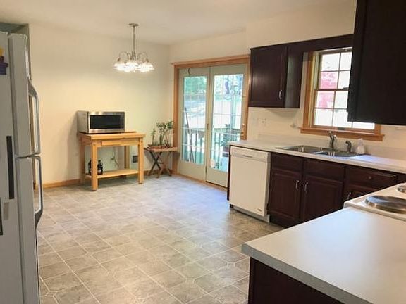 5th image of 4 Sunnyside Dr