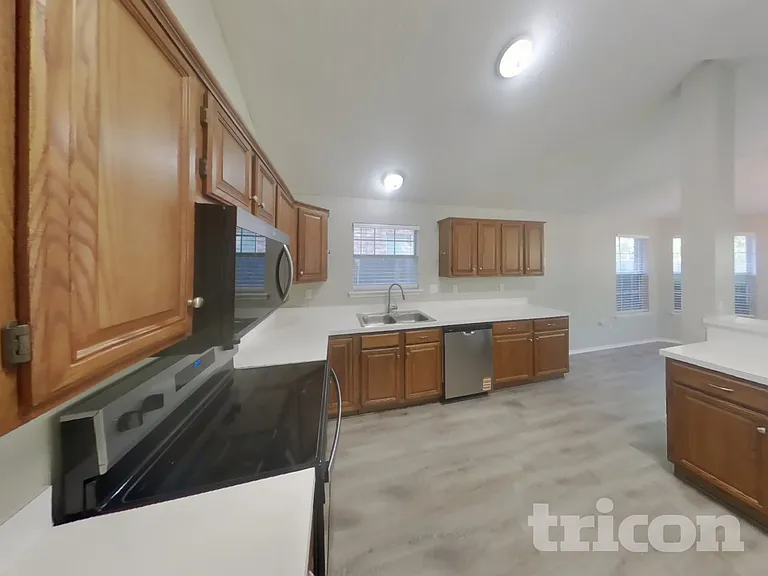2520 Clovermeadow Dr — Photo 7