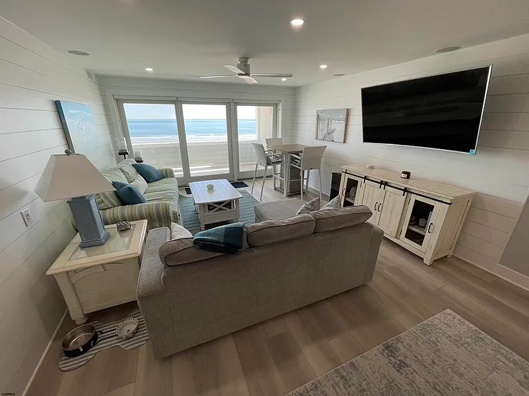 1703 Beach Ter #4N — Photo 7