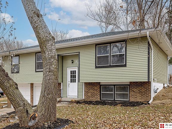3rd image of 8907 Lee Dr