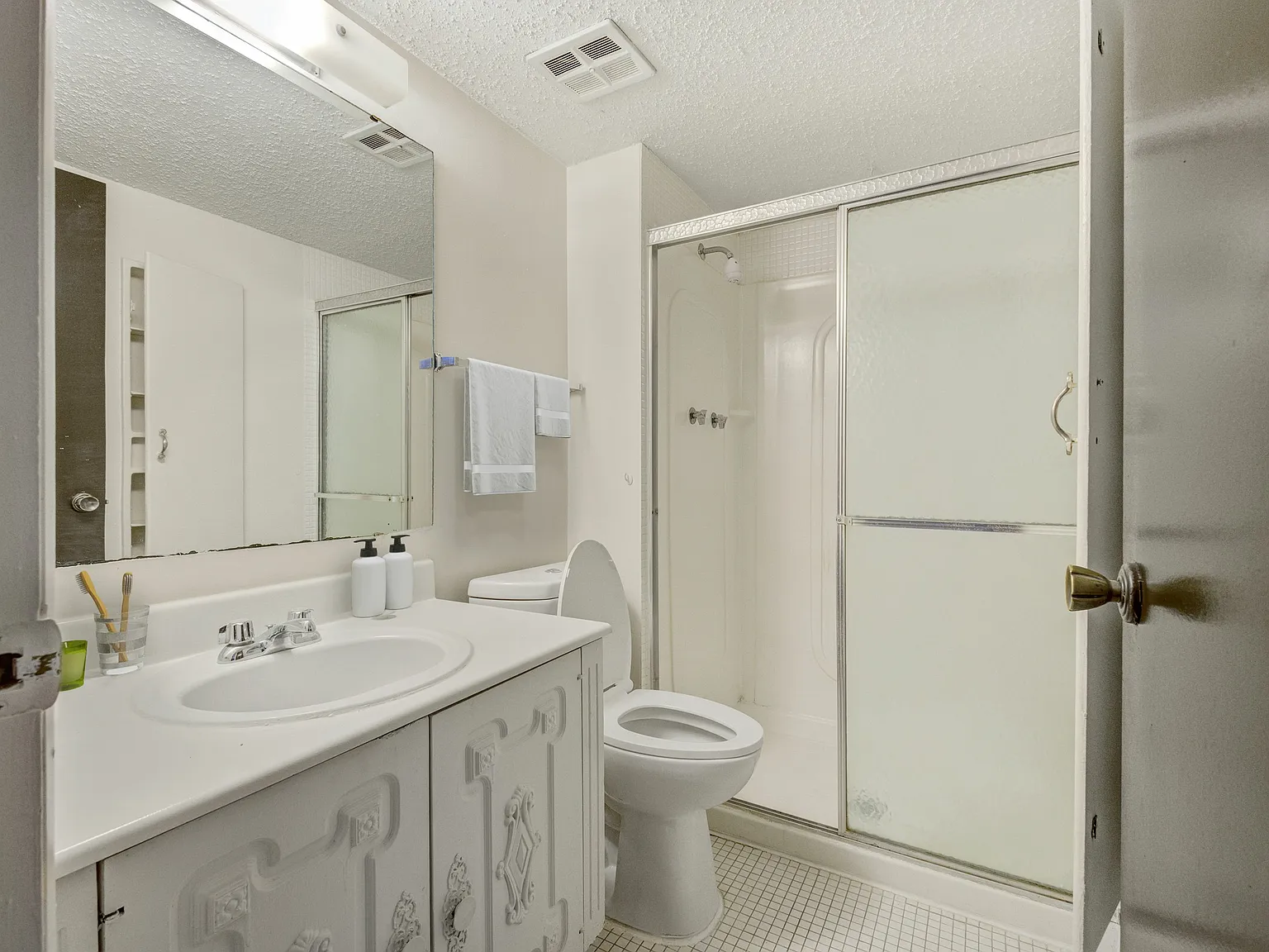 The Residences at Bella Vista — Photo 4