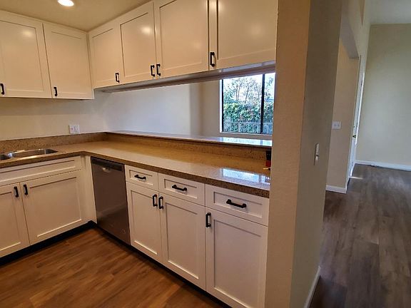 5th image of 3422 32nd St #2