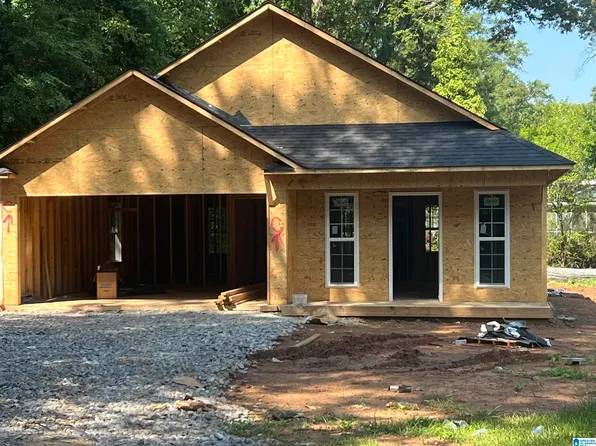 406 4th St E, Jacksonville, AL 36265